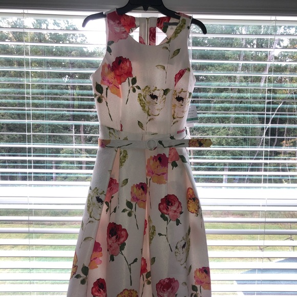 Danny & Nicole Dresses & Skirts - Floral dress
